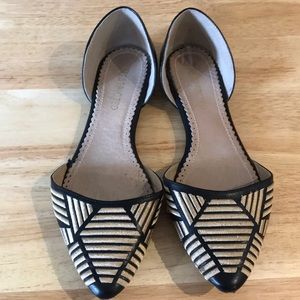 Restricted flats. Gold and black